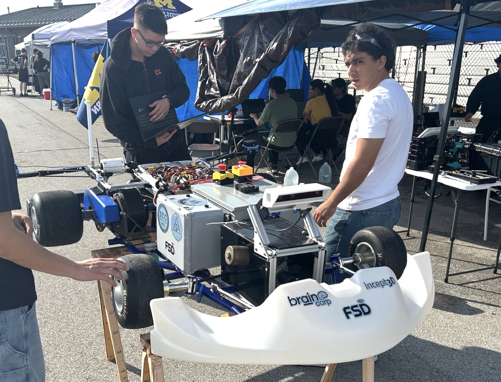 Pit work between runs